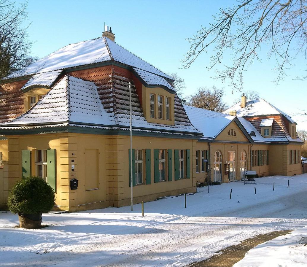 Отель Kavaliershaus Krumke - Gaestehaus Im Schlosspark - Schluesselbox - Kein Tv Экстерьер фото