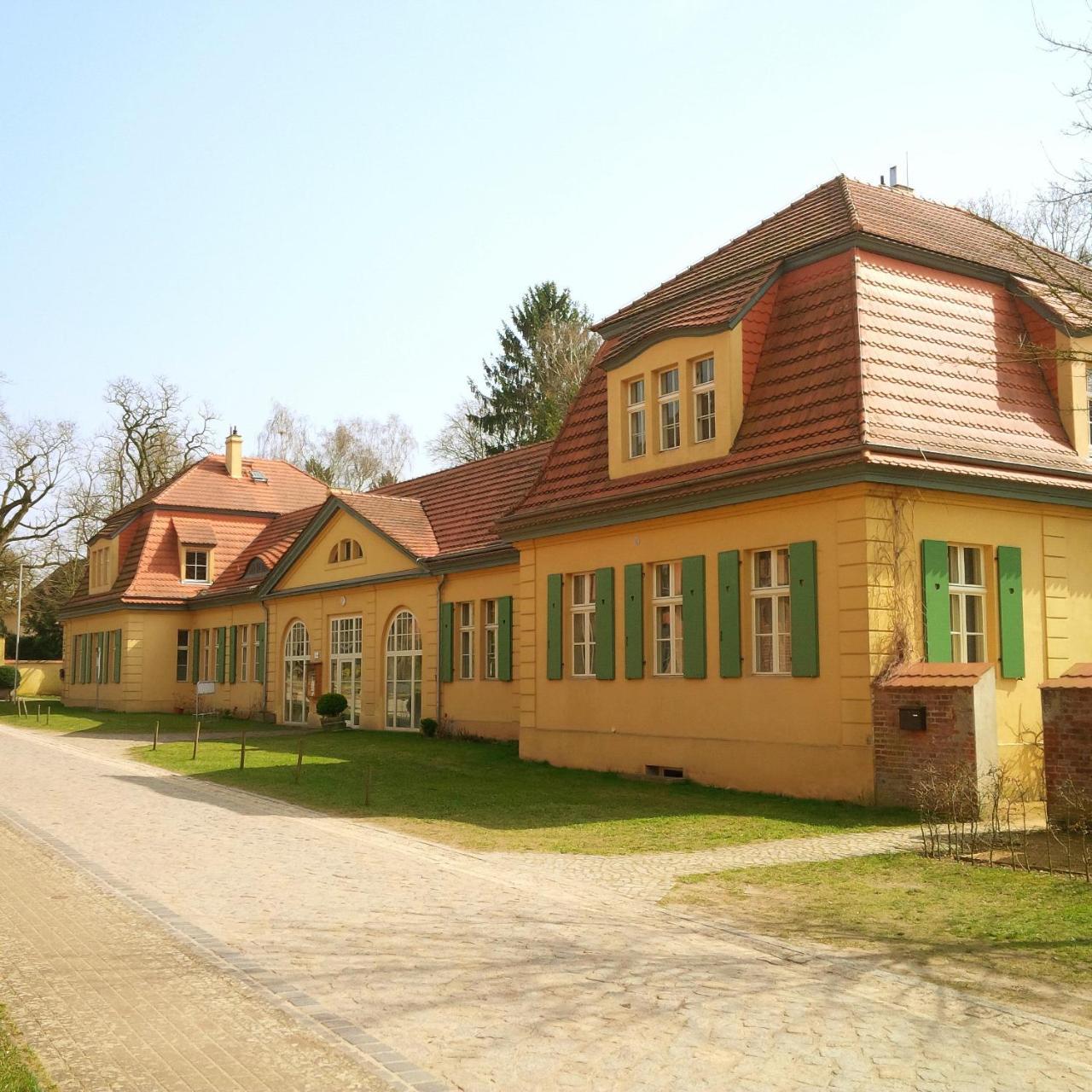 Отель Kavaliershaus Krumke - Gaestehaus Im Schlosspark - Schluesselbox - Kein Tv Экстерьер фото